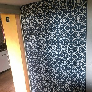 Zement Fliesen an der Wand