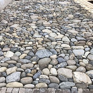 Bollenstein Vorplatz Boden